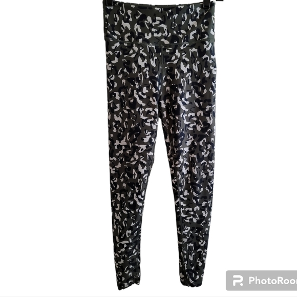 Soul by SoulCycle Leopard Camo Leggings XS - Picture 3 of 7